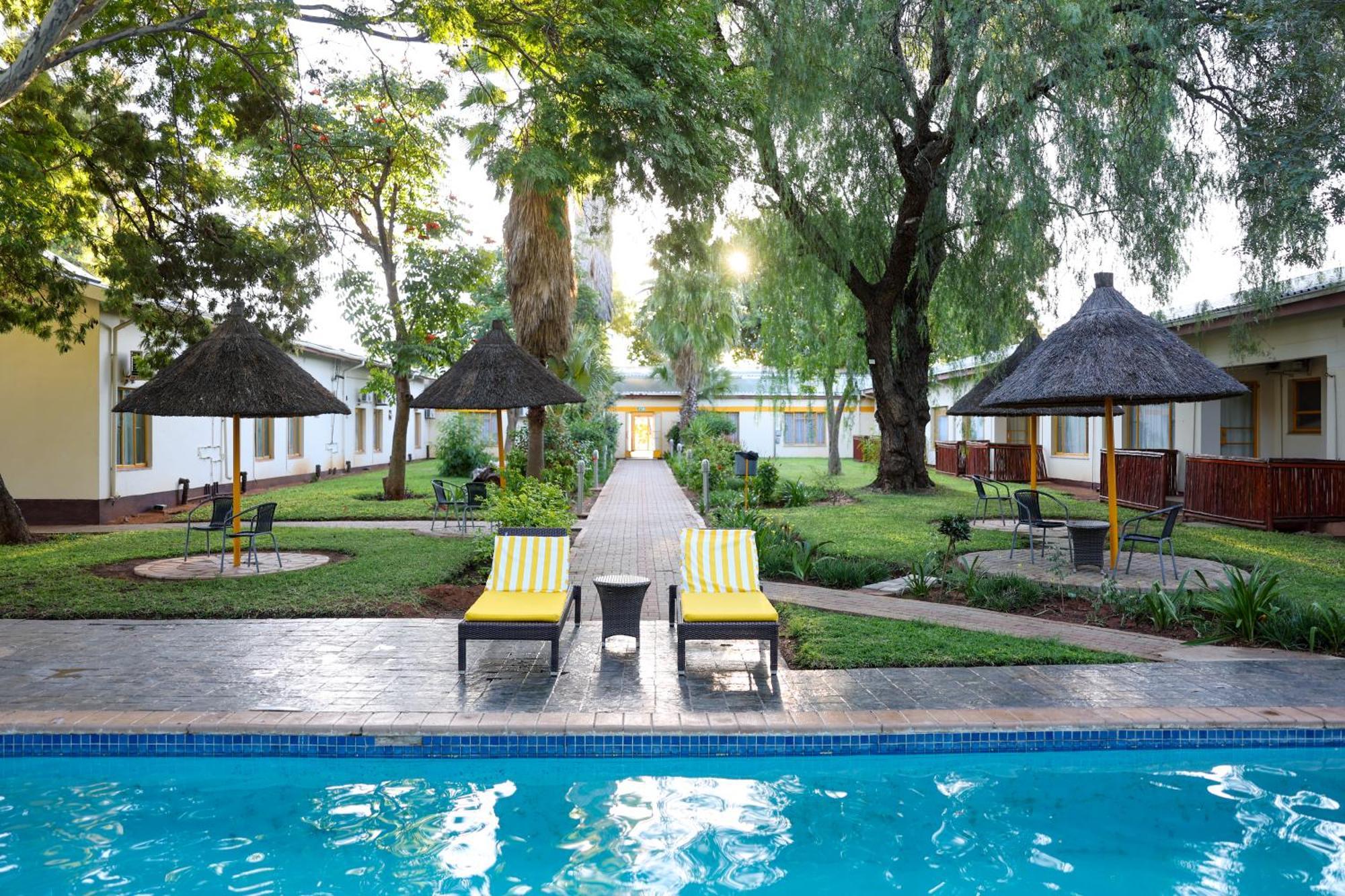 Cresta Botsalo Hotel Palapye Exterior photo