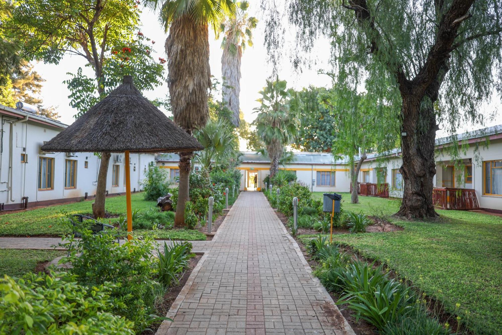 Cresta Botsalo Hotel Palapye Exterior photo