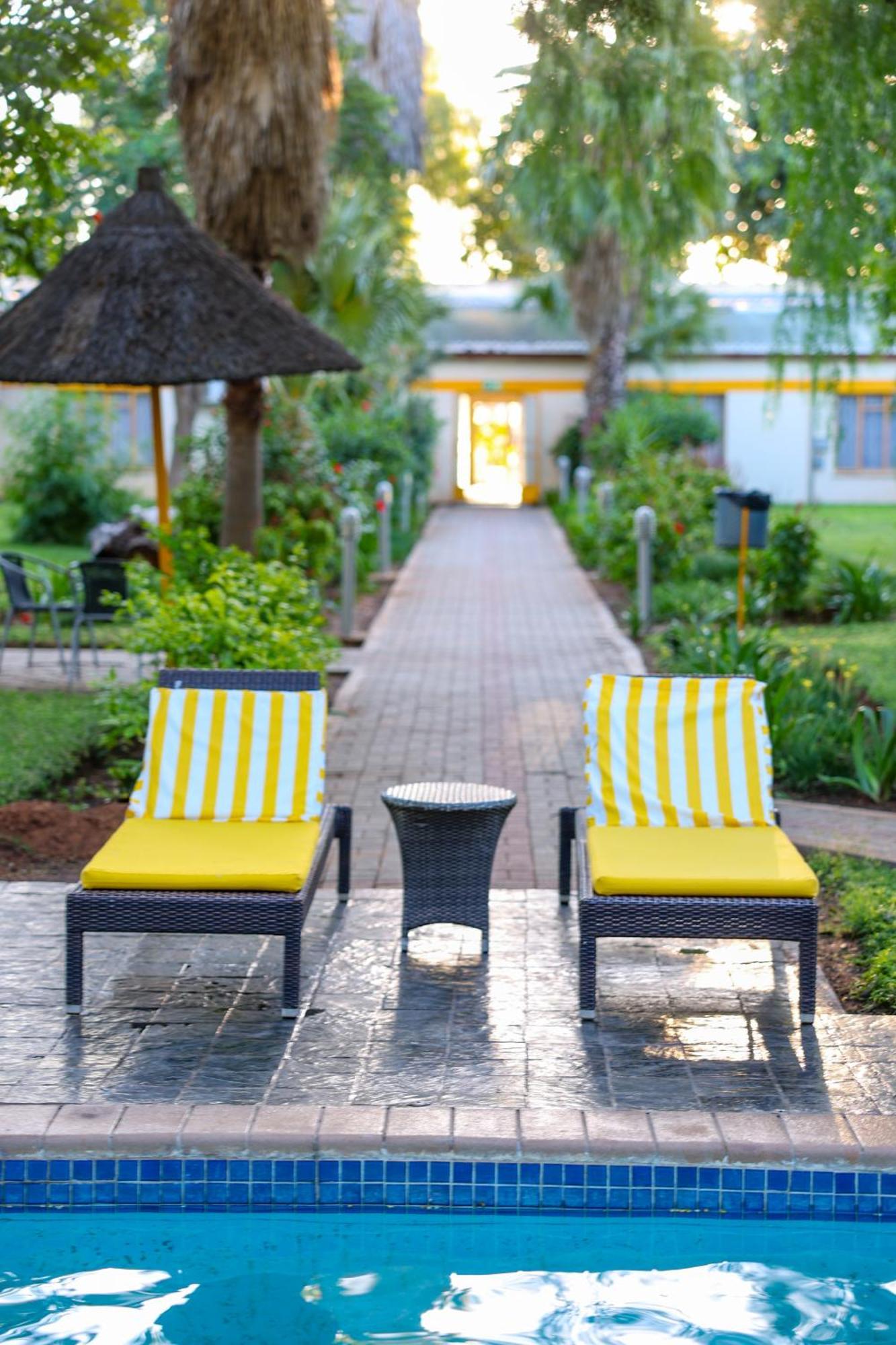 Cresta Botsalo Hotel Palapye Exterior photo