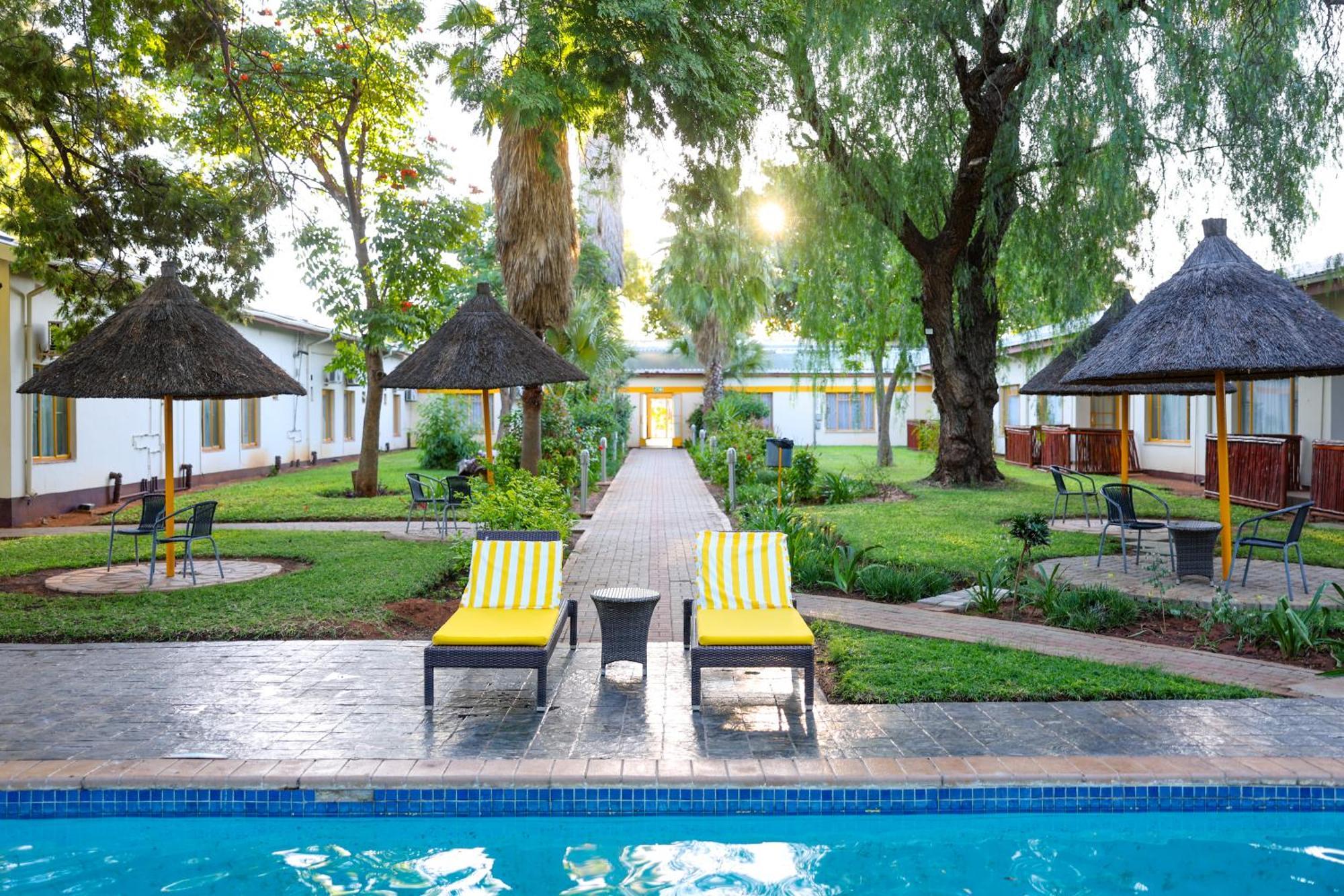 Cresta Botsalo Hotel Palapye Exterior photo