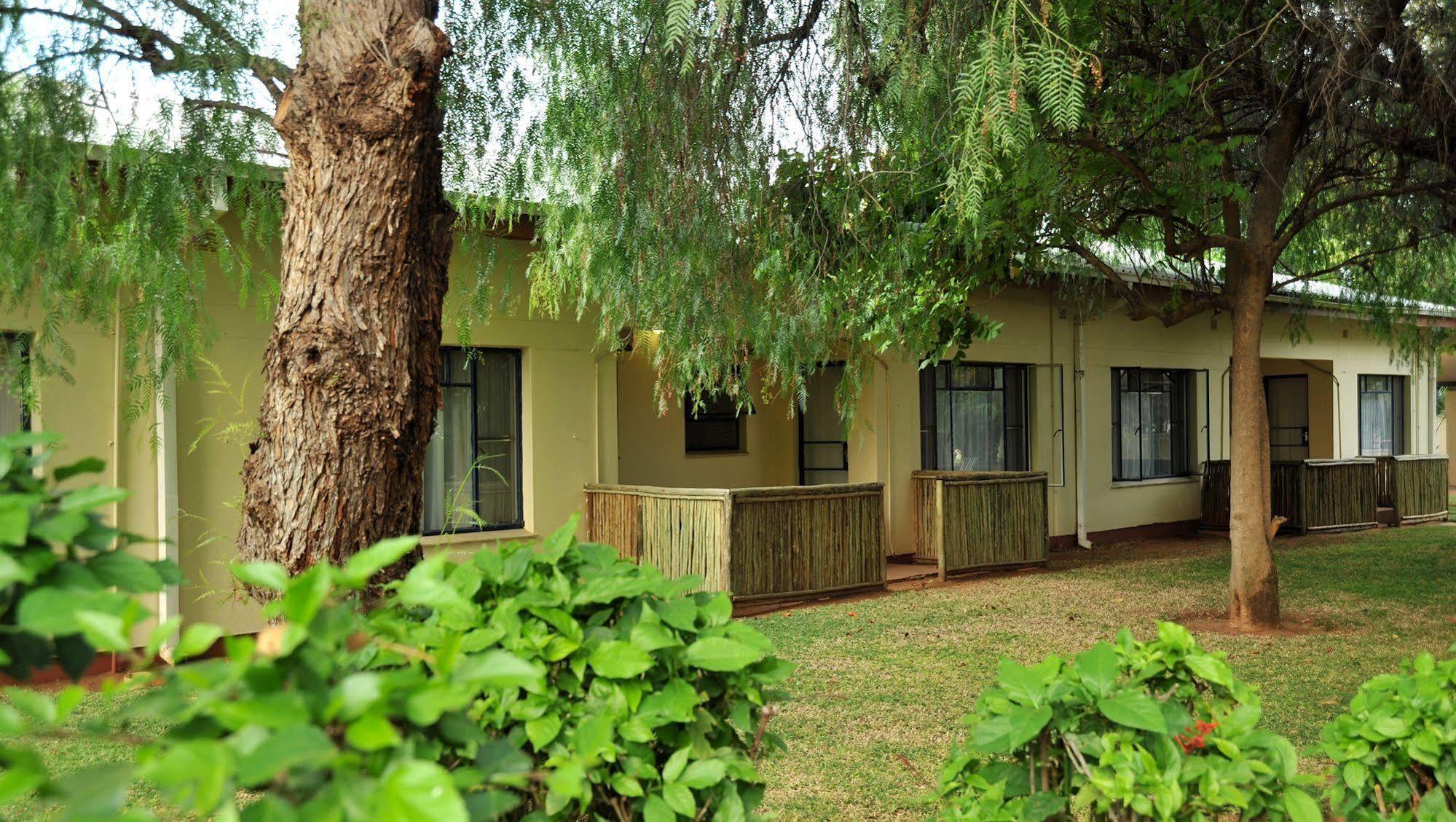 Cresta Botsalo Hotel Palapye Exterior photo