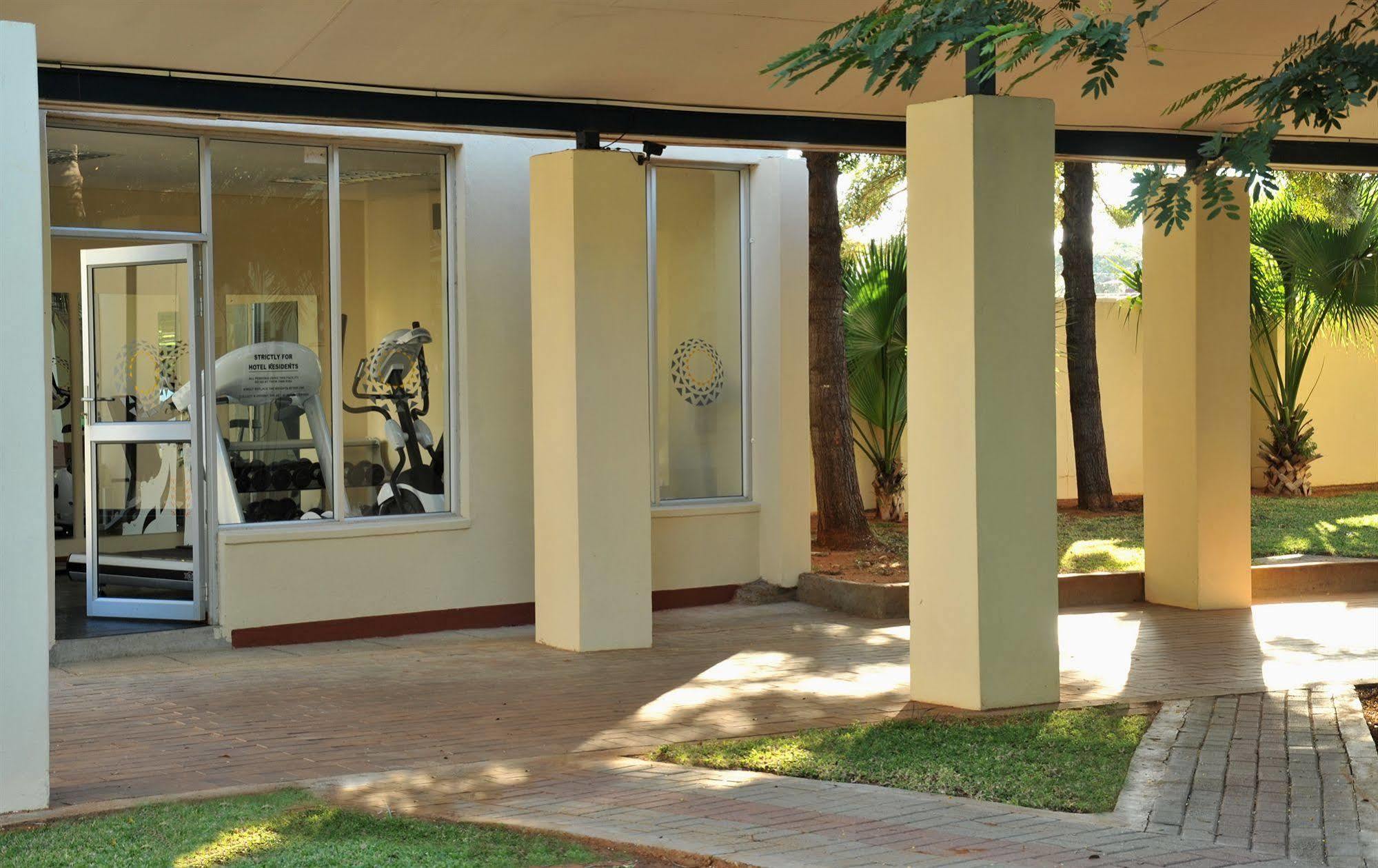 Cresta Botsalo Hotel Palapye Exterior photo