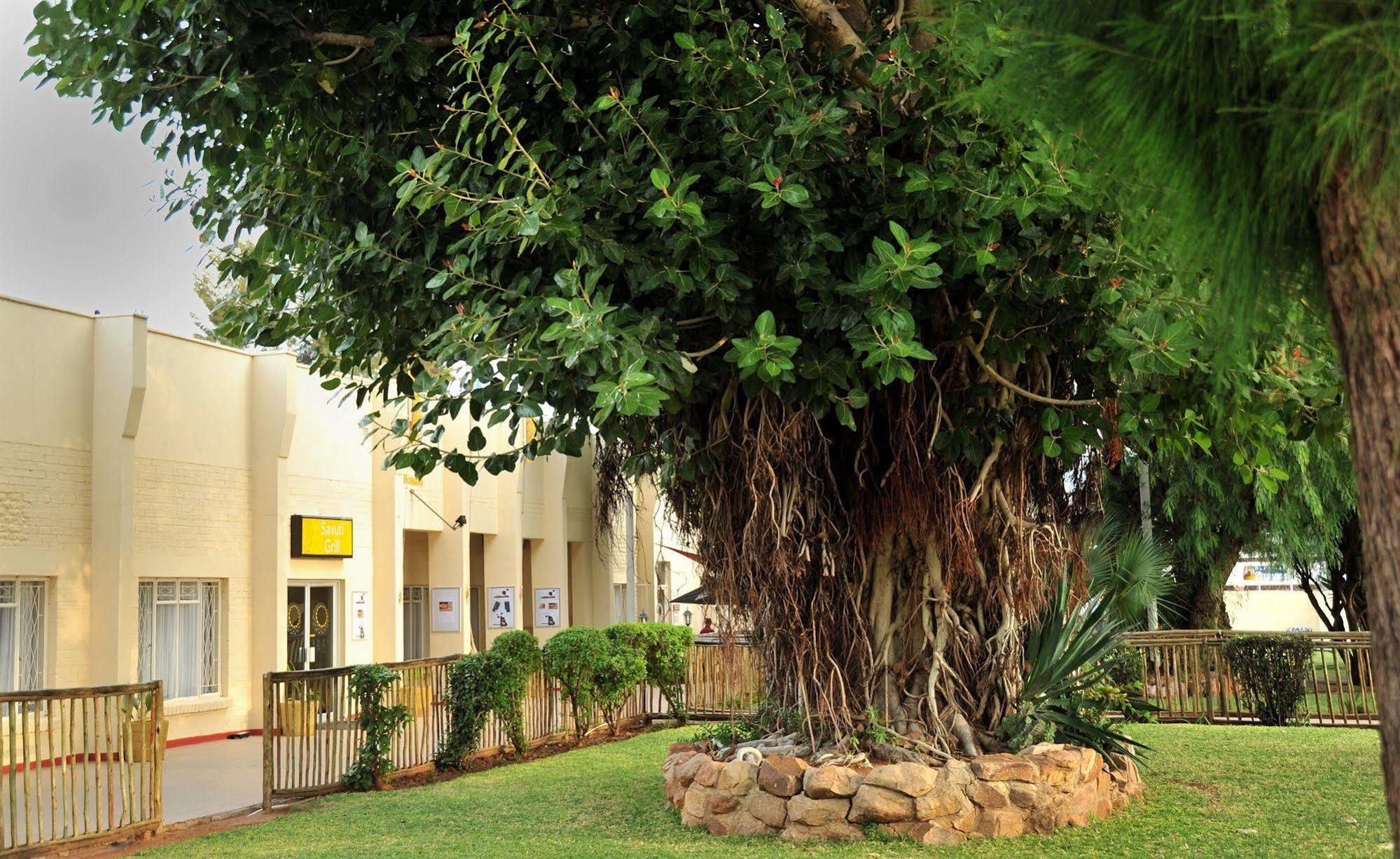 Cresta Botsalo Hotel Palapye Exterior photo